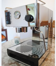 優(yōu)雅EM 18咖啡機(jī) 家用咖啡愛(ài)好者的理想選擇