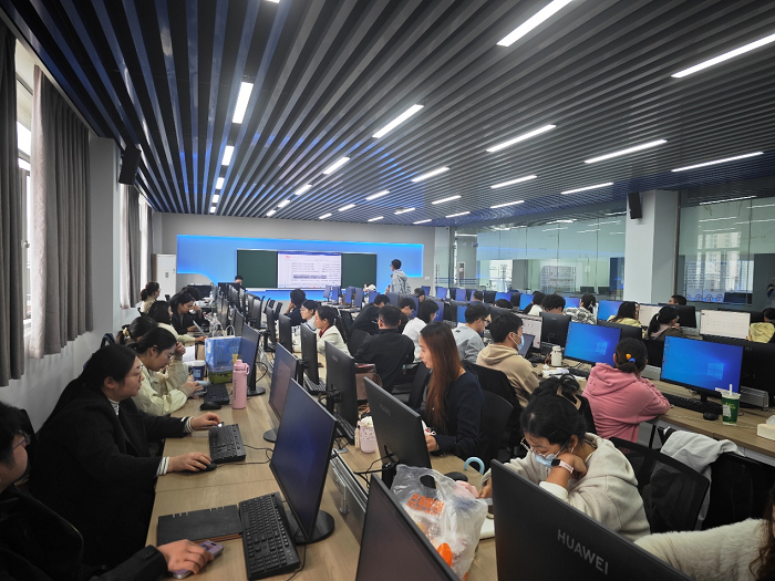 信息工程學院網絡技術交流平臺 連接未來，共享智慧